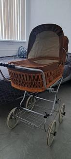 Poppenwagen ( +/- 1981 ) stof en riet. Inklapbaar, Ophalen, Gebruikt, Babypop