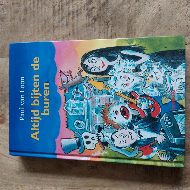 Paul van Loon - Altijd bijten de buren, Boeken, Kinderboeken | Jeugd | 10 tot 12 jaar, Gelezen, Ophalen of Verzenden