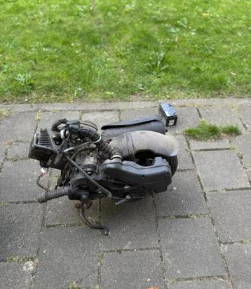 Piaggo 4 takt snor blok beschikbaar voor biedingen