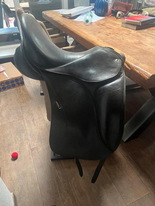 DK 17”, KN Tango, Dieren en Toebehoren, Paarden en Pony's | Zadels, Zo goed als nieuw, Dressuur, Verzenden