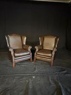 2 Engelse oorfauteuils in rundleder, Huis en Inrichting, Fauteuils, Ophalen, Gebruikt, Engels / Ambachtelijk / Oorfauteuil, 75 tot 100 cm