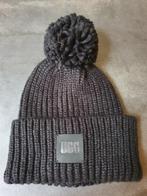 Nieuwe zwarte Ugg muts., Maat 38/40 (M), UGG, Nieuw, Ophalen of Verzenden