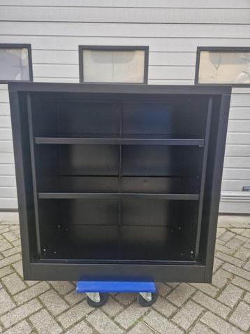 Gereedschapskast ideaal voor schuur beschikbaar voor biedingen