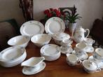 te koop serviesdelen royal sfinx blauw geel bloempje, Antiek en Kunst, Antiek | Servies los, Ophalen of Verzenden