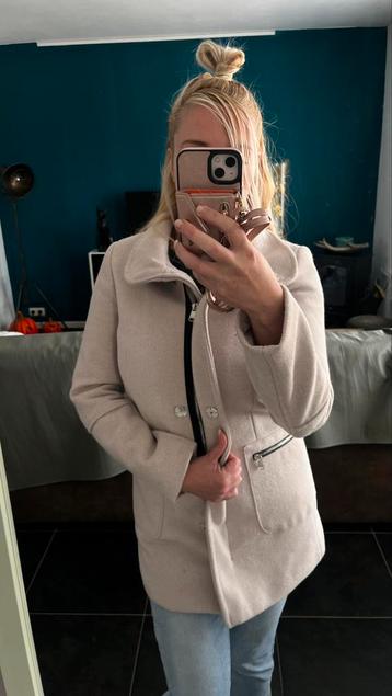 Nette jas beschikbaar voor biedingen