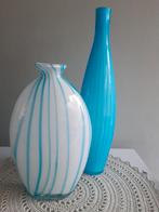 Set van 2 vazen turquoise blauw/wit, Huis en Inrichting, Woonaccessoires | Vazen, Wit, Ophalen of Verzenden, Minder dan 50 cm