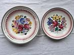 Oostenrijk: 2 wandborden Gmunder Keramik met bloemmotief, Antiek en Kunst, Ophalen of Verzenden