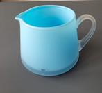 Kosta Boda mat-blauwe waterkan, Huis en Inrichting, Keuken | Servies, Ophalen of Verzenden, Nieuw, Glas, Overige stijlen