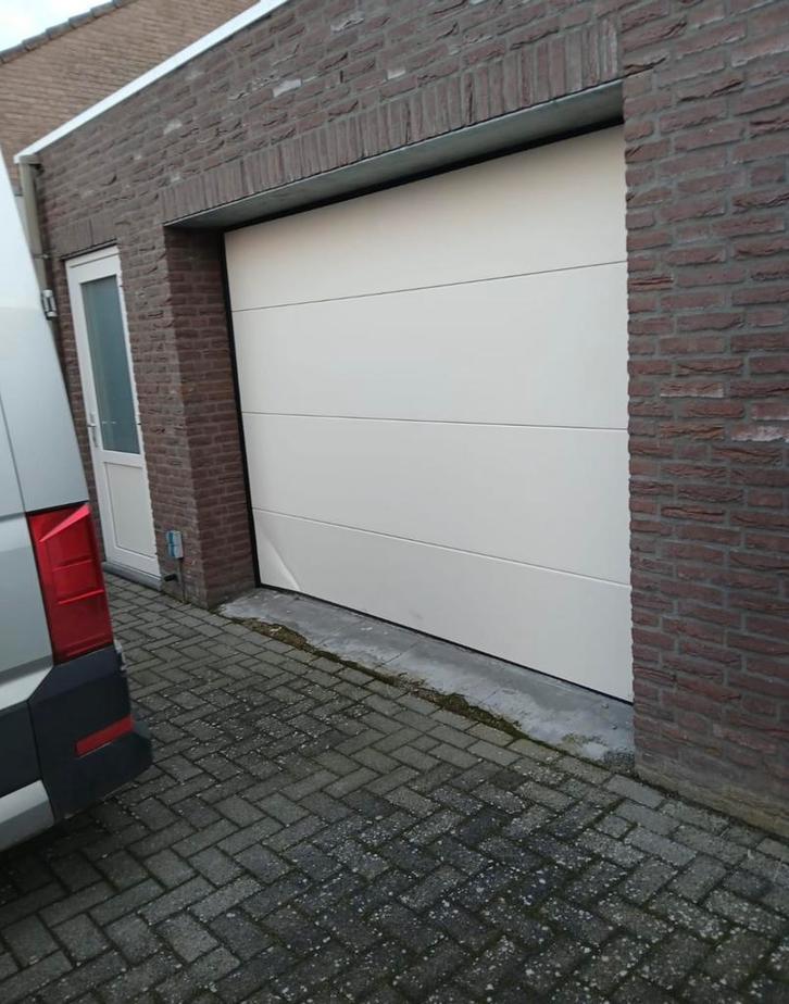Sectionaal garagedeur wit, Doe-het-zelf en Verbouw, Deuren en Horren, Zo goed als nieuw, Garagedeur, 215 cm of meer, 120 cm of meer