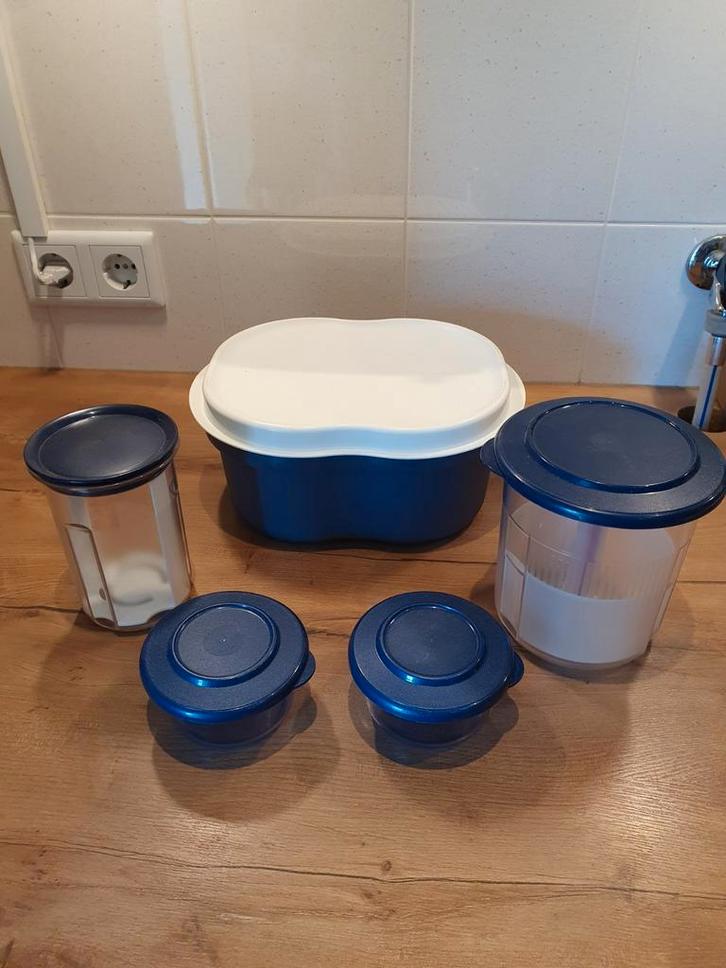 Tupperware zuurpot 2 maten, kommetje, brooddoos / kaasdoos, Huis en Inrichting, Keuken | Tupperware, Zo goed als nieuw, Blauw