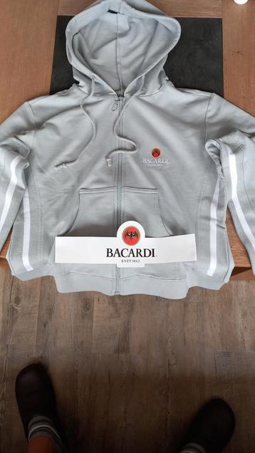 Bacardi Vest met Rits   prachtig is nieuw   maat  S beschikbaar voor biedingen