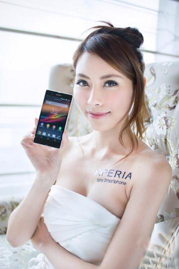 nette Sony Xperia Z2 zwart + magnetische dock  beschikbaar voor biedingen