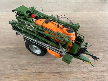 Amazone UX5200 getrokken spuit model Universal Hobbies beschikbaar voor biedingen