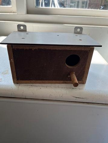 Vogels nesten beschikbaar voor biedingen