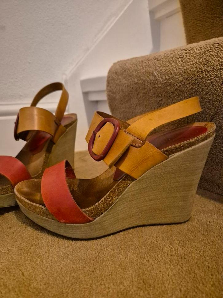 Muiltje met sleehak, Kleding | Dames, Schoenen, Zo goed als nieuw, Sandalen of Muiltjes, Rood, Ophalen of Verzenden