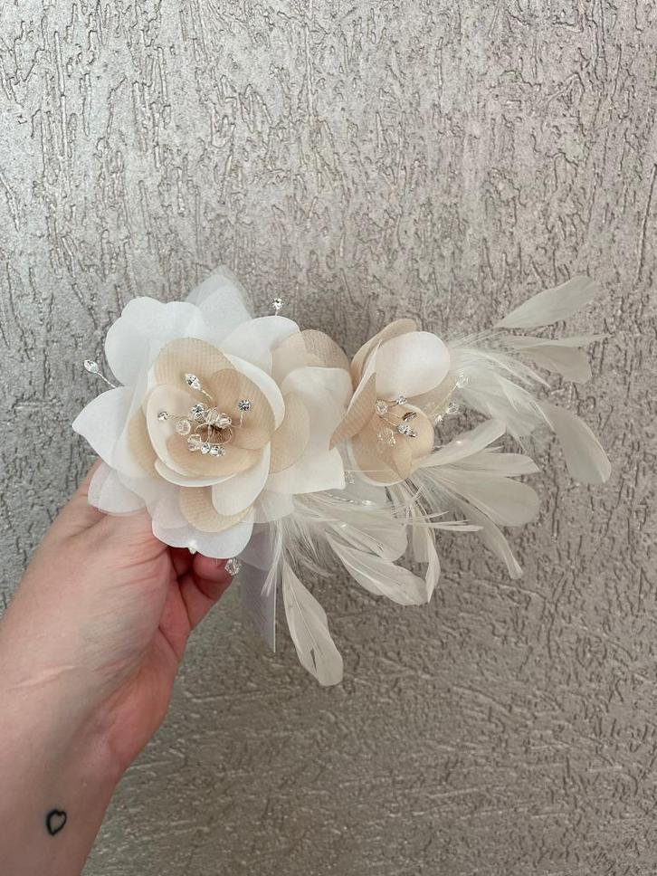 Nieuwe grote haarclip ivoor/nude met stras/veren, Kleding | Dames, Trouwkleding en Trouwaccessoires, Nieuw, Accessoires, Overige kleuren