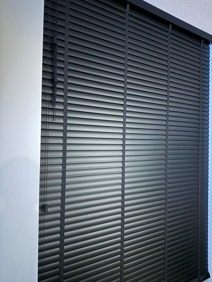 Zwarte Aluminium Jaloezieën, Huis en Inrichting, Stoffering | Gordijnen en Lamellen, Gebruikt, 150 tot 200 cm, 100 tot 150 cm