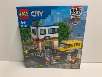 LEGO City 60329 Schoolstraat - Nieuw beschikbaar voor biedingen