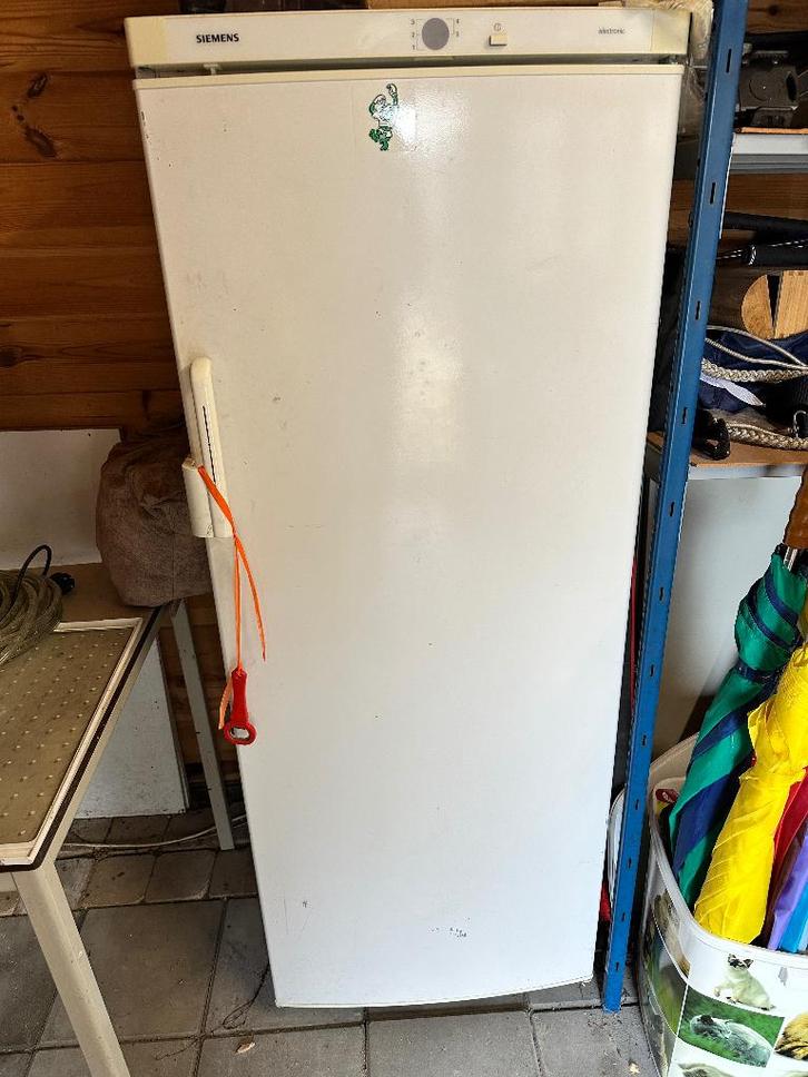 Siemens koelkast, Witgoed en Apparatuur, Koelkasten en IJskasten, Gebruikt, Zonder vriesvak, 200 liter of meer, 160 cm of meer