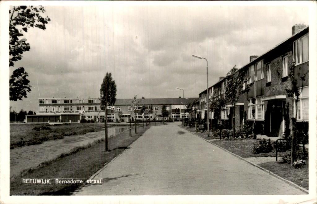 Reeuwijk- Bernadotte straat, Ophalen of Verzenden, Voor 1920, Gelopen, Zuid-Holland