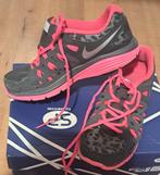 Nike dportschoenen maat 37, Kleding | Dames, Schoenen, Nike, Ophalen of Verzenden, Sportschoenen