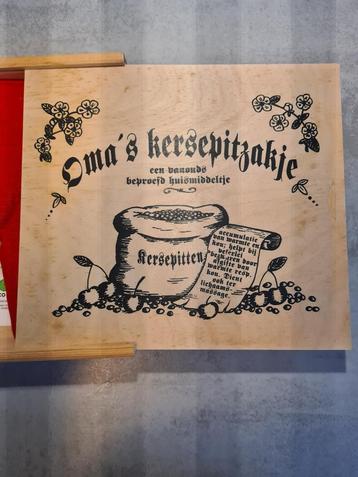 Originele Oma's kersen pittenzak beschikbaar voor biedingen