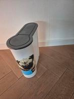 Bewaarbus voor hondenvoer, Ophalen, Hond