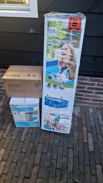 Intex zwembad 2 x 3 meter met accessoires beschikbaar voor biedingen
