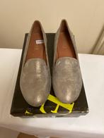 Dames loafers, maat 38 zilverkleurig. Ongedragen, Ophalen, Overige kleuren, Sneakers of Gympen, Zo goed als nieuw