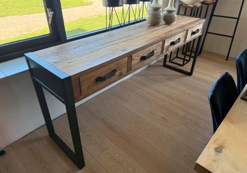 Sidetable zwart staal met hout beschikbaar voor biedingen