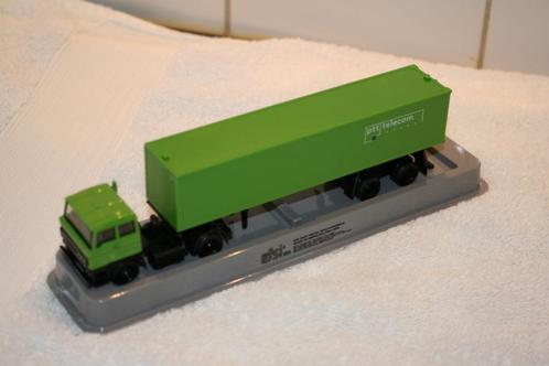 HO 1:87 PTT Telecom Vrachtwagen met Oplegger in doosje., Hobby en Vrije tijd, Modeltreinen | H0, Nieuw, Brug, Tunnel of Gebouw