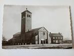 Huijbergen Kerk met Pastorie 1959, Ophalen of Verzenden, 1940 tot 1960, Gelopen, Noord-Brabant