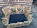 Hondenmand /bank  met tekst THE DOG met kussen, Ophalen, Gebruikt, Riet
