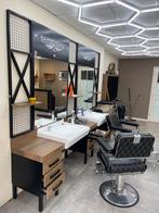 barbershop stations met spiegels en opbergruimte