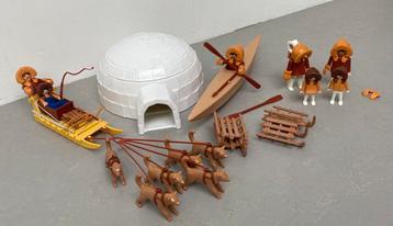 Playmobil vintage winter (iglo, hondenslee) beschikbaar voor biedingen