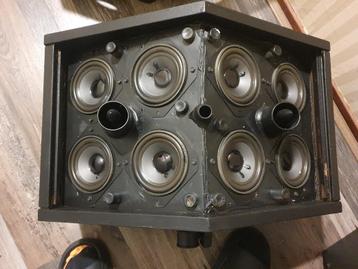 OPRUIMING 2 sets Bose boxen met een set standaard erbij  beschikbaar voor biedingen
