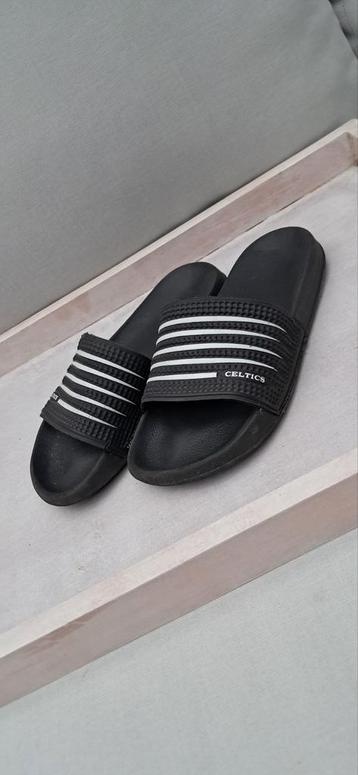 Celtics Slippers - Maat 38 - Zwart beschikbaar voor biedingen
