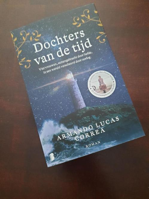 Armando Lucas Correa - dochters van de tijd, Boeken, Romans, Zo goed als nieuw, Nederland, Ophalen of Verzenden