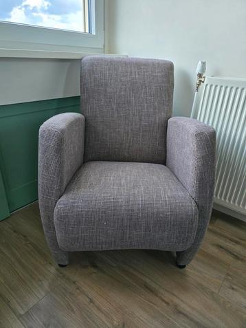 Grijs/Bruine Fauteuil beschikbaar voor biedingen