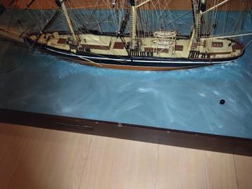 Cutty Sark kunststof met onderbouw beschikbaar voor biedingen
