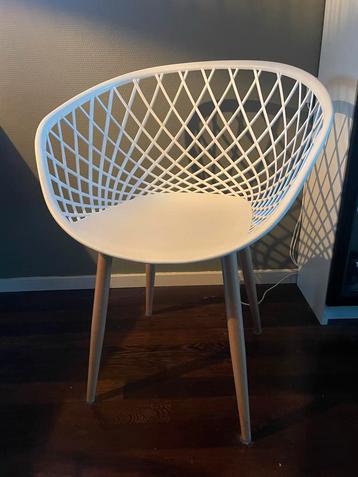 8 Witte Eetkamerstoelen beschikbaar voor biedingen