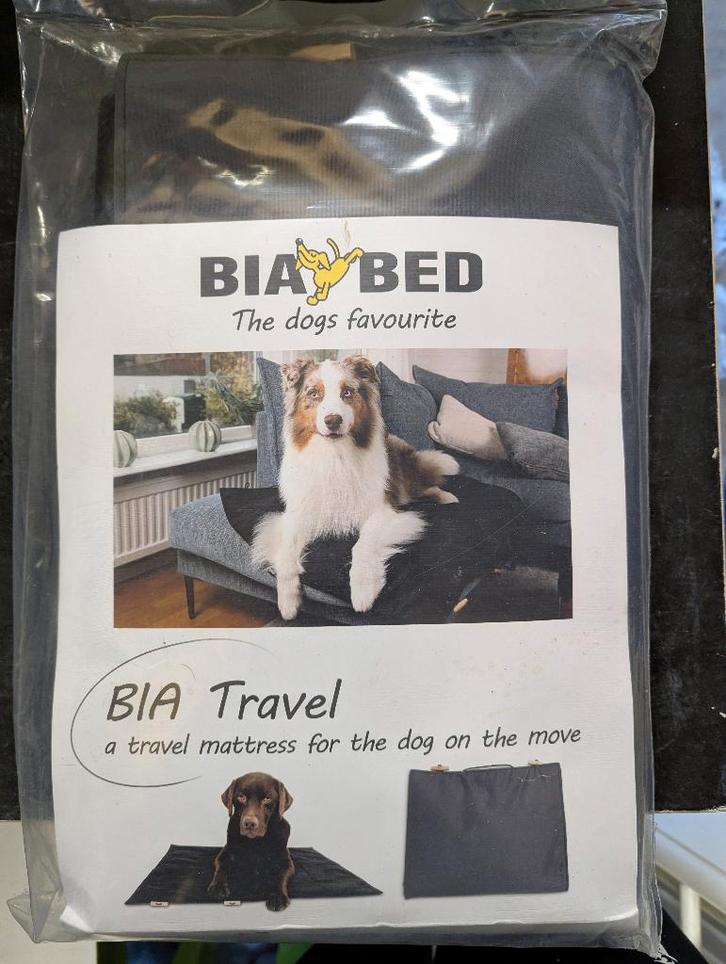 BiaBed Bia Travel L outdoor hondenmatras - 80100 cm - Zwart, Dieren en Toebehoren, Hondenmanden, Nieuw, Stof, Ophalen of Verzenden