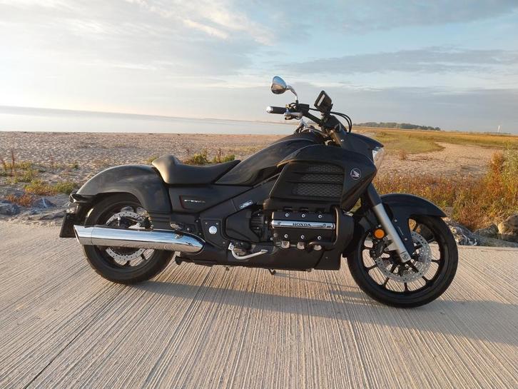 Honda GL1800 Goldwing f6c Valkyrie, bouwjaar 2014, Motoren, Motoren | Honda, Particulier, Naked bike, meer dan 35 kW, Motorrijbewijs A