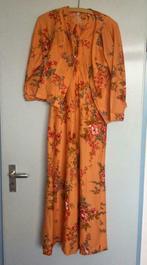 mooie oranje bloemen print pakje gemaakt in Dubai dames pak, Ophalen of Verzenden, Zo goed als nieuw, Oranje