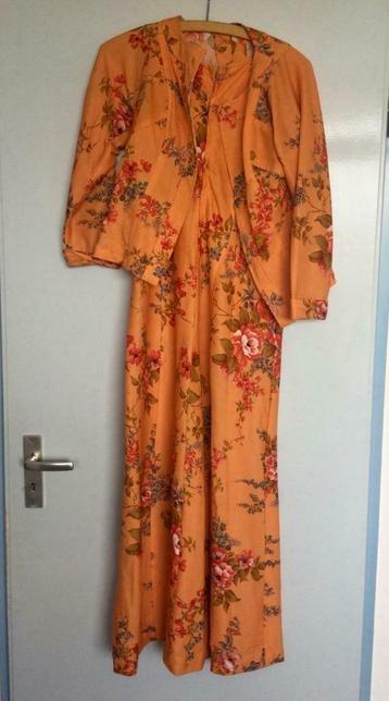mooie oranje bloemen print pakje gemaakt in Dubai dames pak beschikbaar voor biedingen
