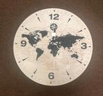 Klok met wereldprint, Huis en Inrichting, Woonaccessoires | Klokken, Ophalen, Nieuw, Analoog, Wandklok