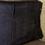 NIEUWE mooie donkerblauwe lap stof met fijn werkje figuurtje, Blauw, Nieuw, Ophalen of Verzenden, 30 tot 120 cm