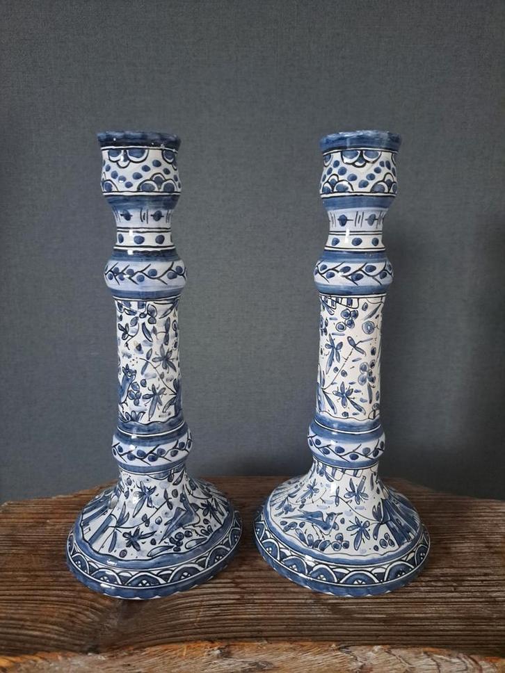 Twee Portugees aardewerken handbeschilderde kandelaars, Huis en Inrichting, Woonaccessoires | Kandelaars en Kaarsen, Gebruikt