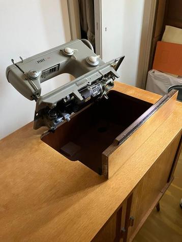 Pfaff PE  260 naaimachine zware uitvoering met meubel. beschikbaar voor biedingen