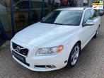 Volvo V70 2.5FT R-Design 230PK Automaat LEER / XENON / PDC, Auto's, Volvo, Gebruikt, Zwart, Stoelverwarming, Onderhoudsboekje